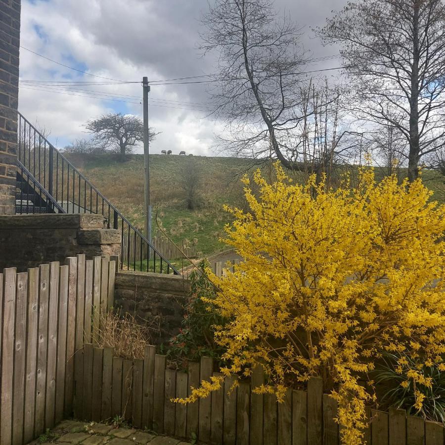 Winewall Trawden Arms Community Owned Pub酒店 外观 照片